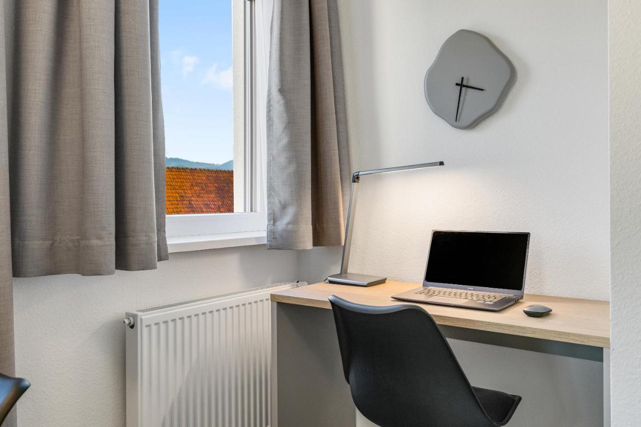 Empire Living: Denzlingen Marktplatz Екстер'єр фото